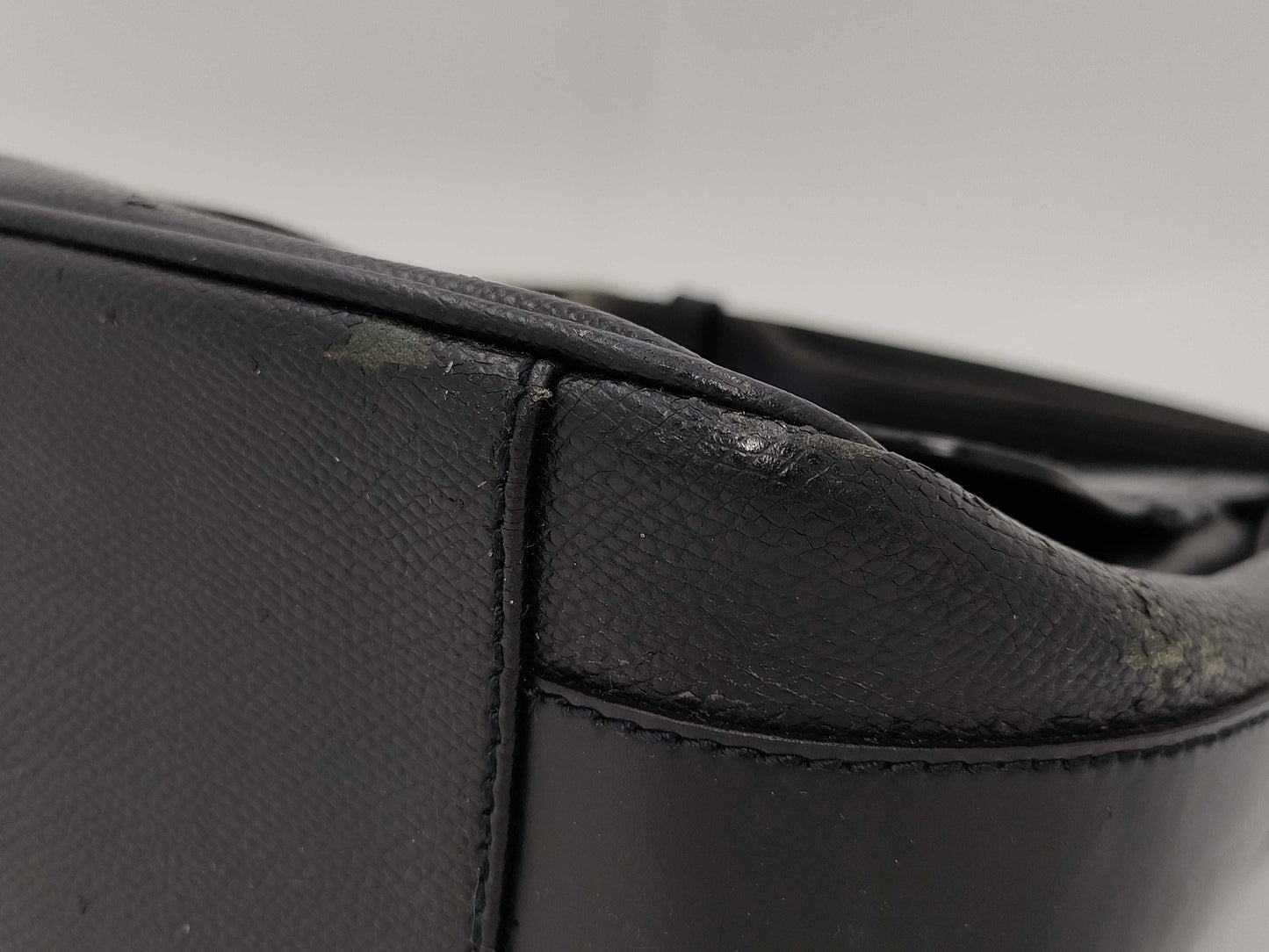 Salvatore Ferragamo Ferragamo Leather Shoulder Bag Black Shoulder Bag