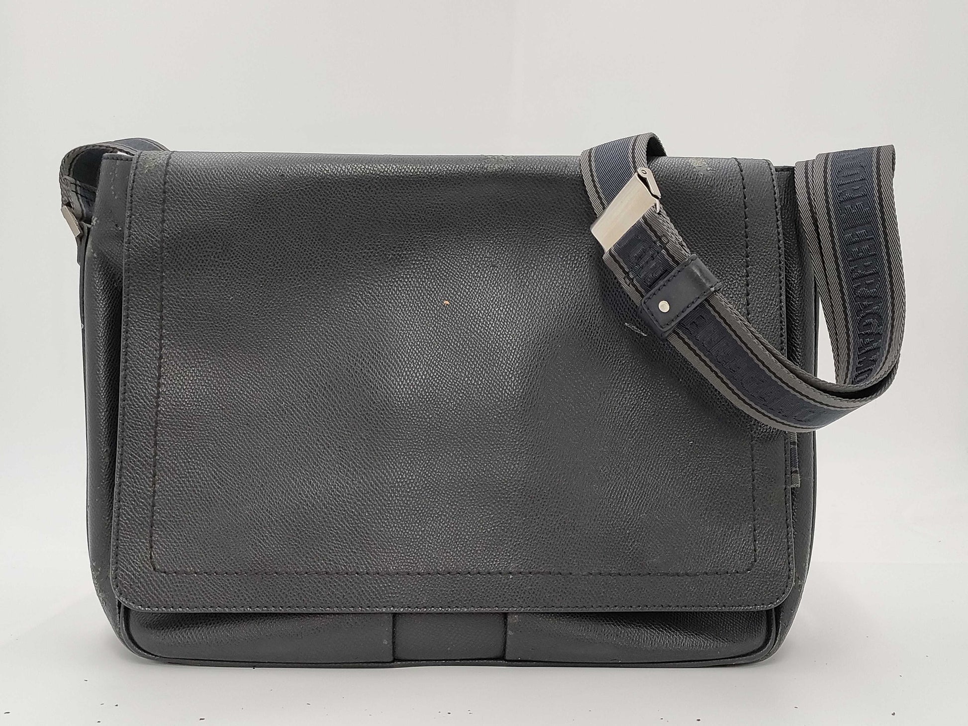 Salvatore Ferragamo Ferragamo Leather Shoulder Bag Black Shoulder Bag