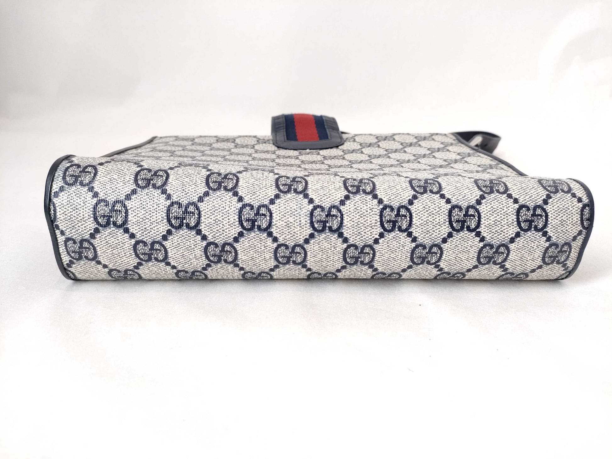 GUCCI GG Supreme Gucci Old Shoulder Bag