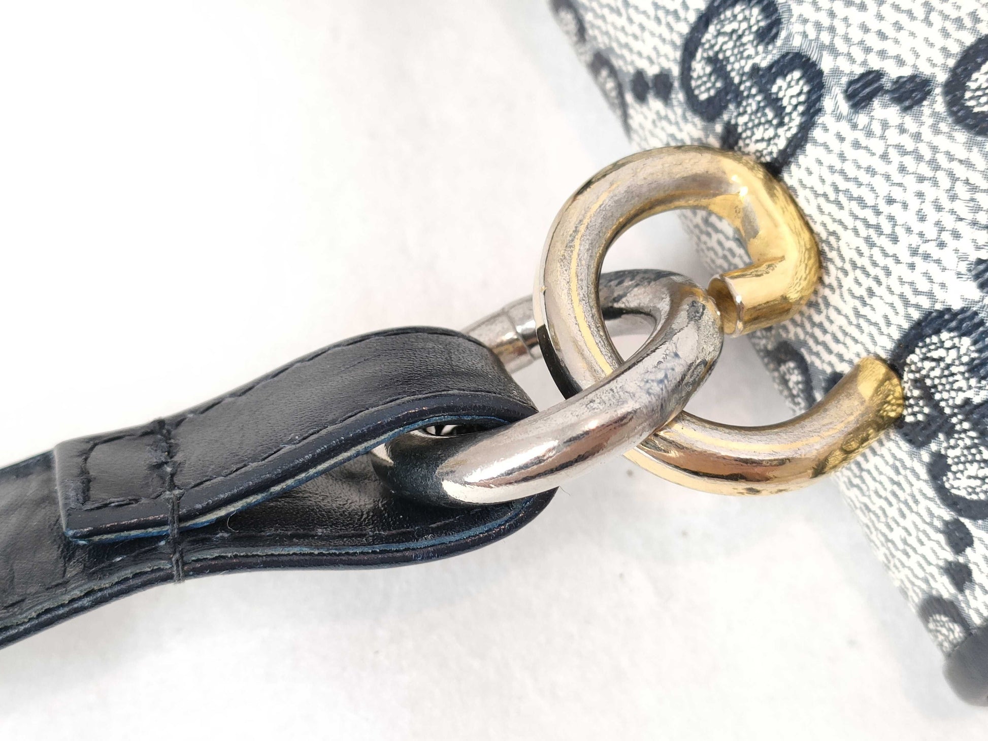 GUCCI GG Supreme Gucci Old Shoulder Bag