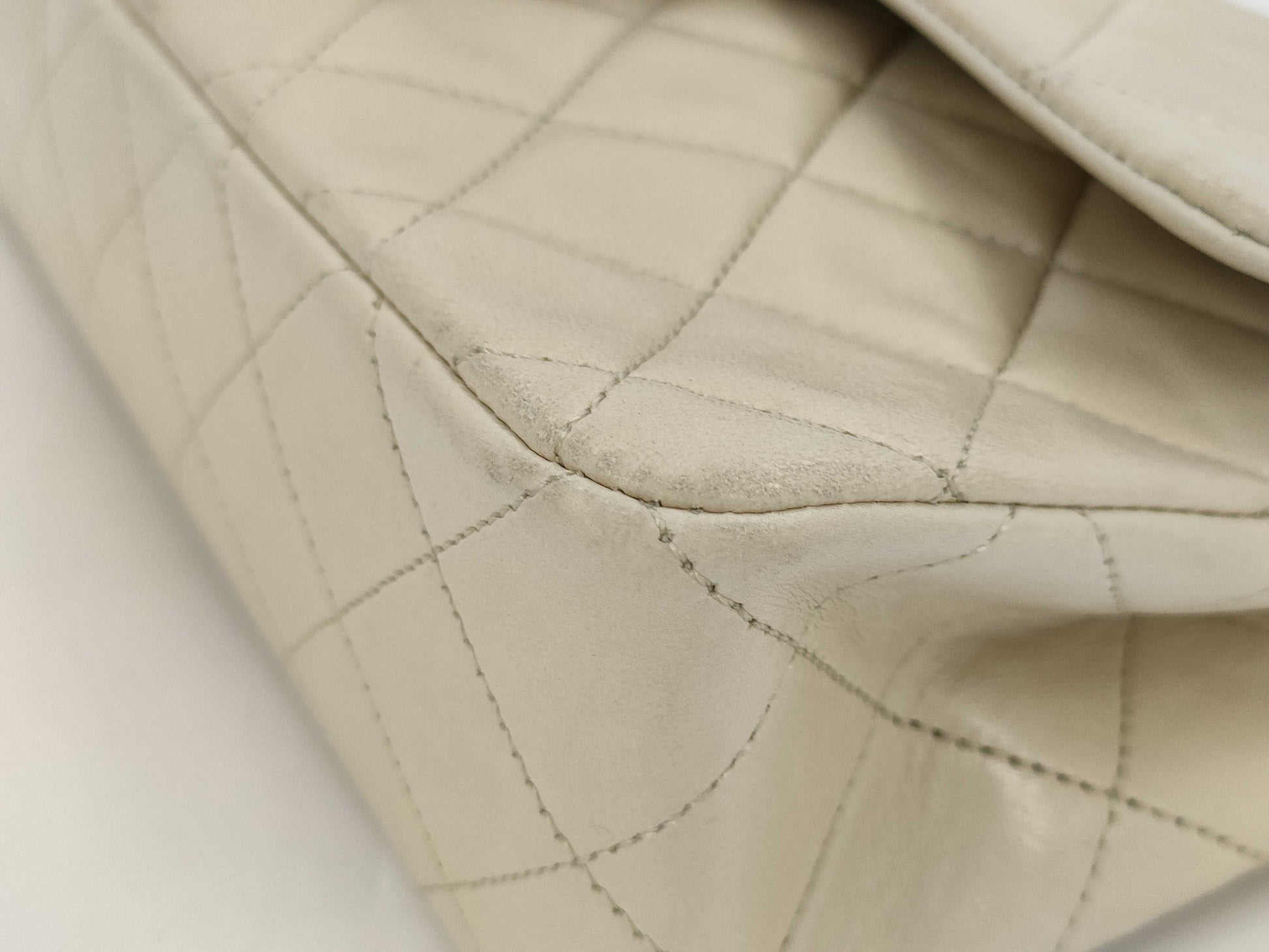 CHANEL Matelasse Chain Shoulder Bag 23, White Lambskin