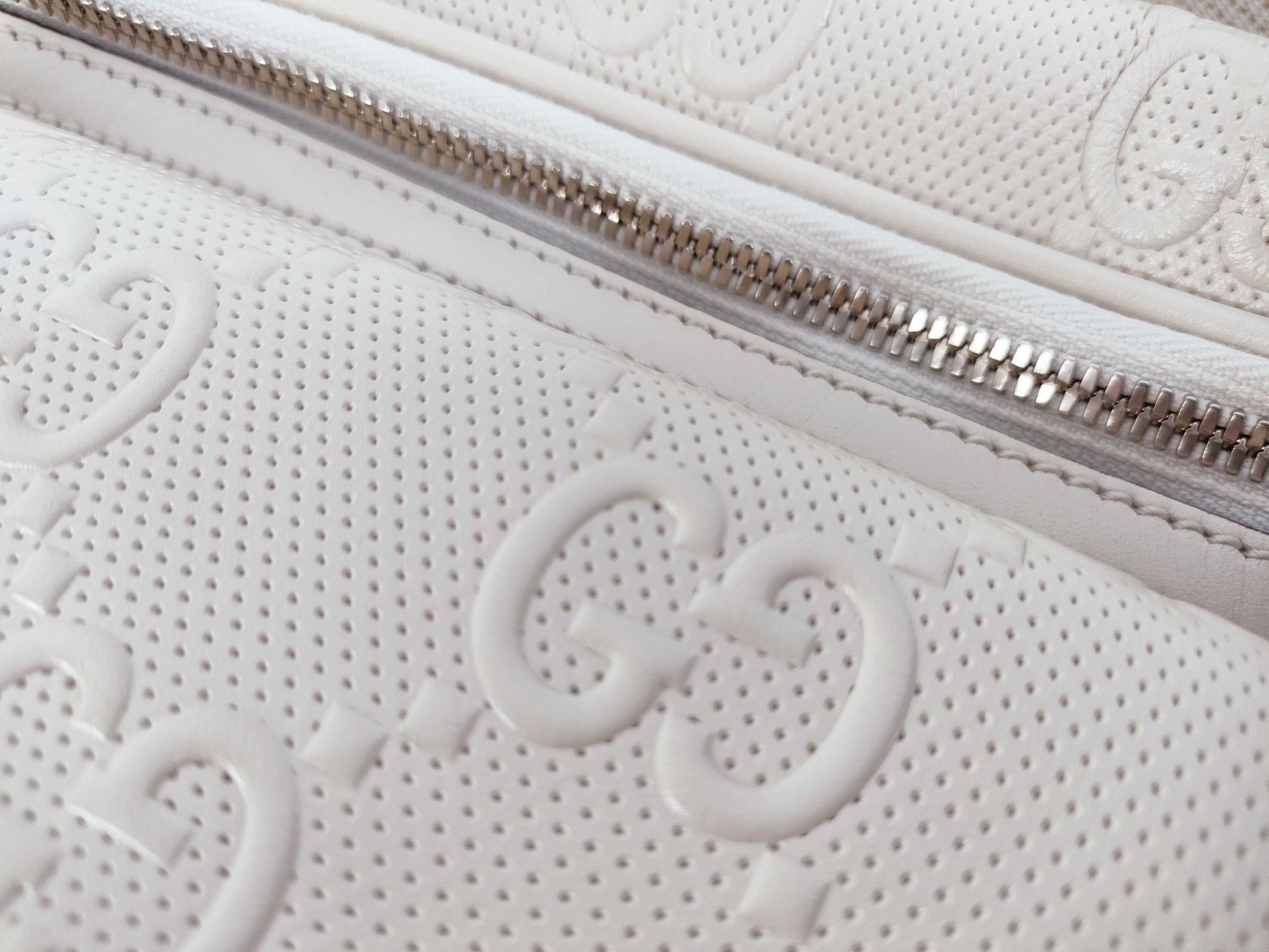 GUCCI Guccissima Body Bag White 645098 Waist Bag