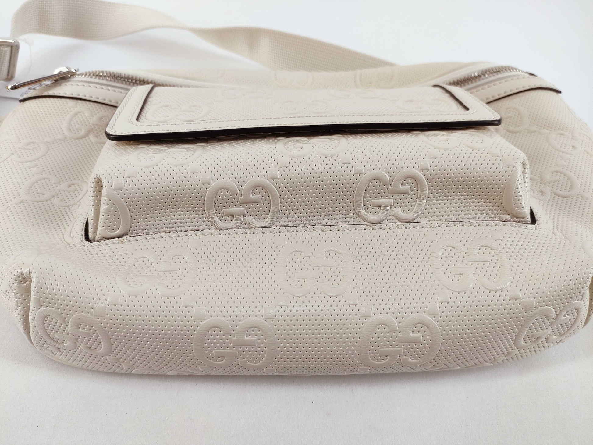 GUCCI Guccissima Body Bag White 645098 Waist Bag