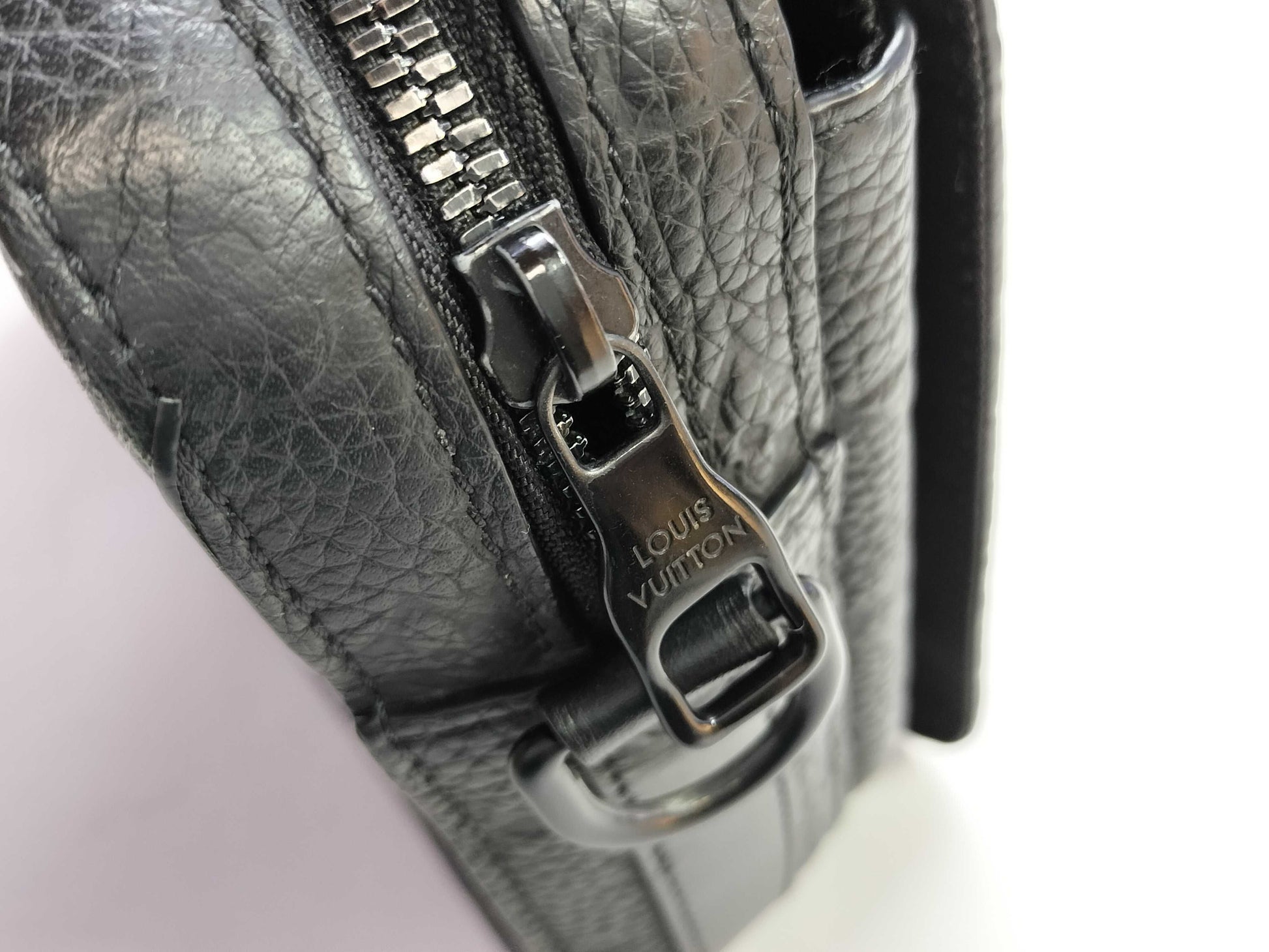 LOUIS VUITTON Monogram Empreinte Steamer Messenger Bag M57307 Monogram Empreinte Black Shoulder Bag