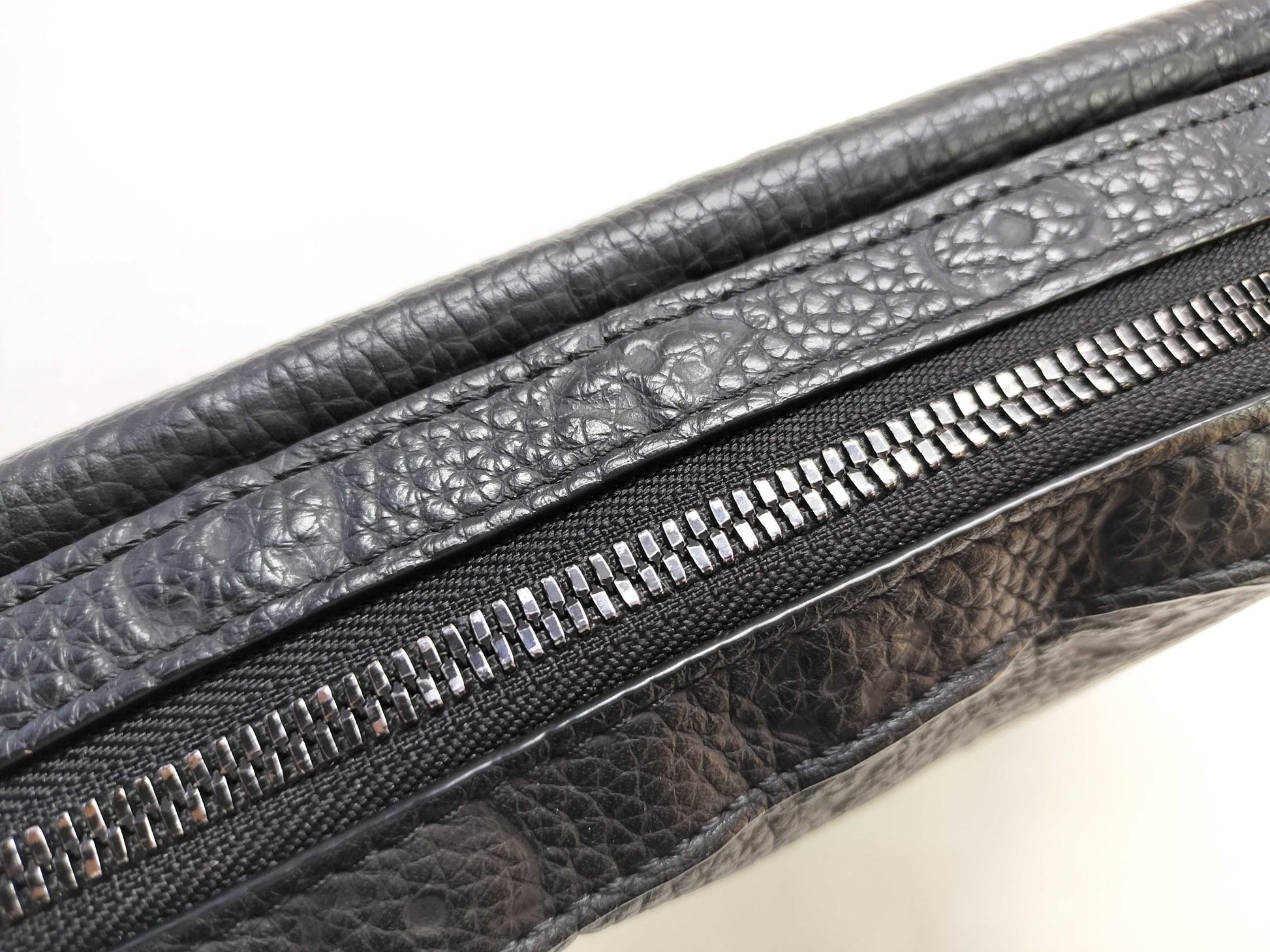 LOUIS VUITTON Monogram Empreinte Steamer Messenger Bag M57307 Monogram Empreinte Black Shoulder Bag