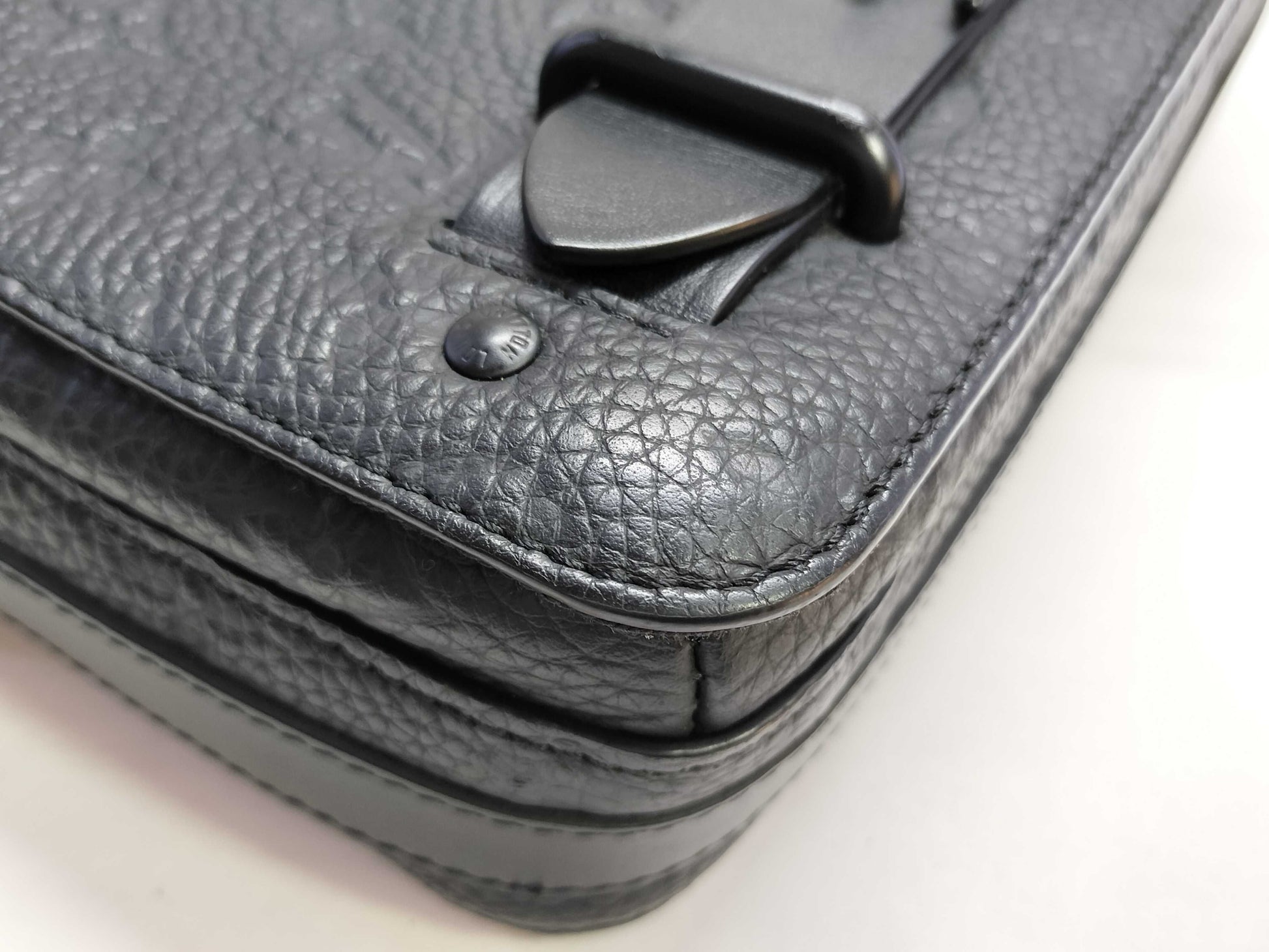LOUIS VUITTON Monogram Empreinte Steamer Messenger Bag M57307 Monogram Empreinte Black Shoulder Bag