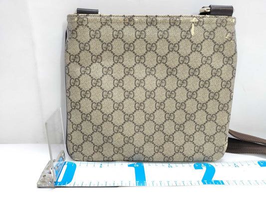 GUCCI GG Supreme Shoulder Bag