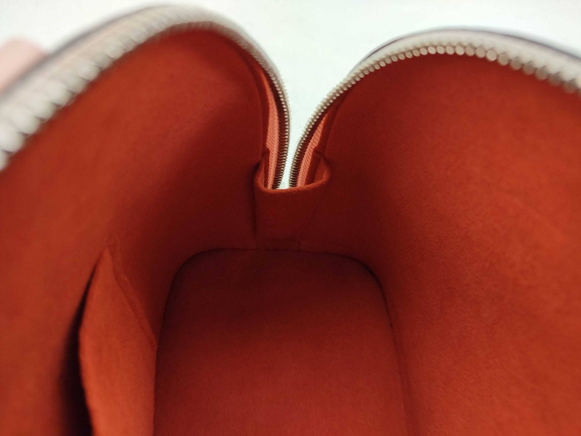LOUIS VUITTON Epi Louis Vuitton Handbag