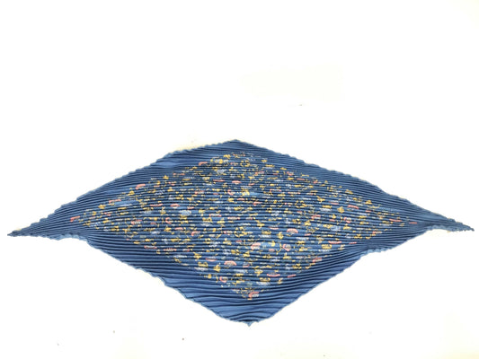 HERMES Carre Hermes Pleated Carre Scarf