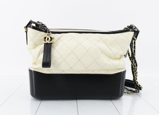 CHANEL Gabriel de White/Black Chain Shoulder Bag, No. 23, Shoulder Bag