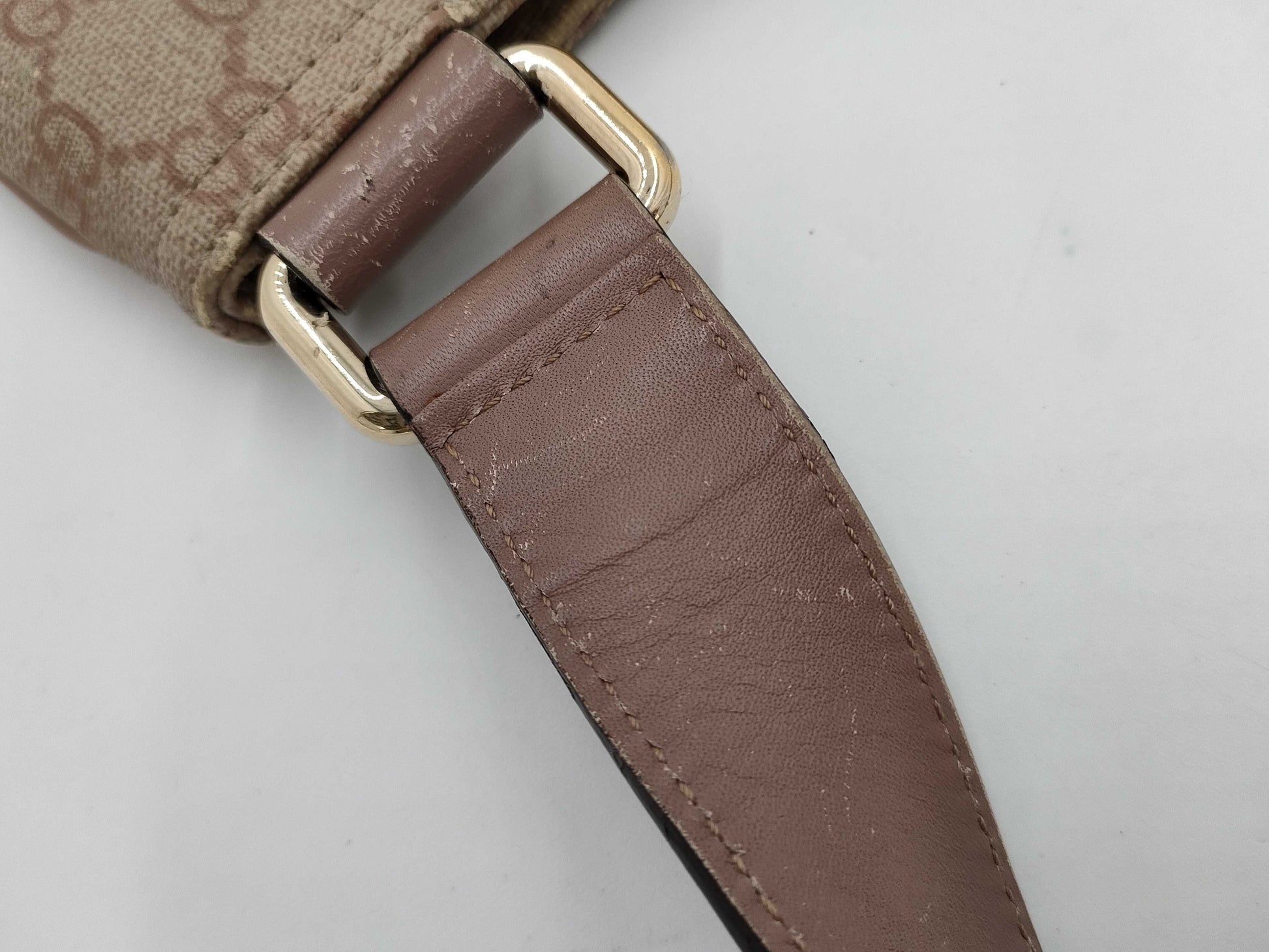GUCCI GG Supreme Shoulder Bag