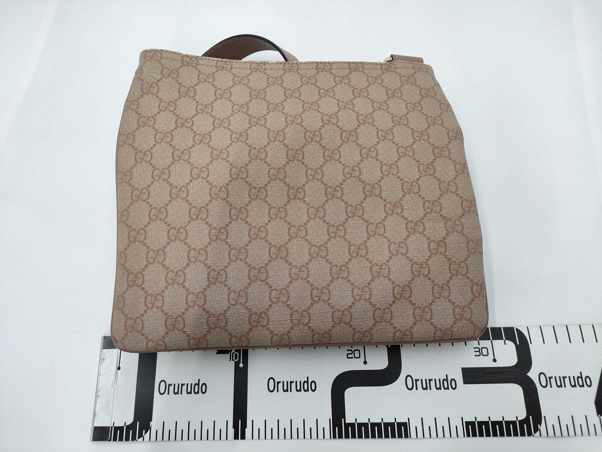 GUCCI GG Supreme Shoulder Bag
