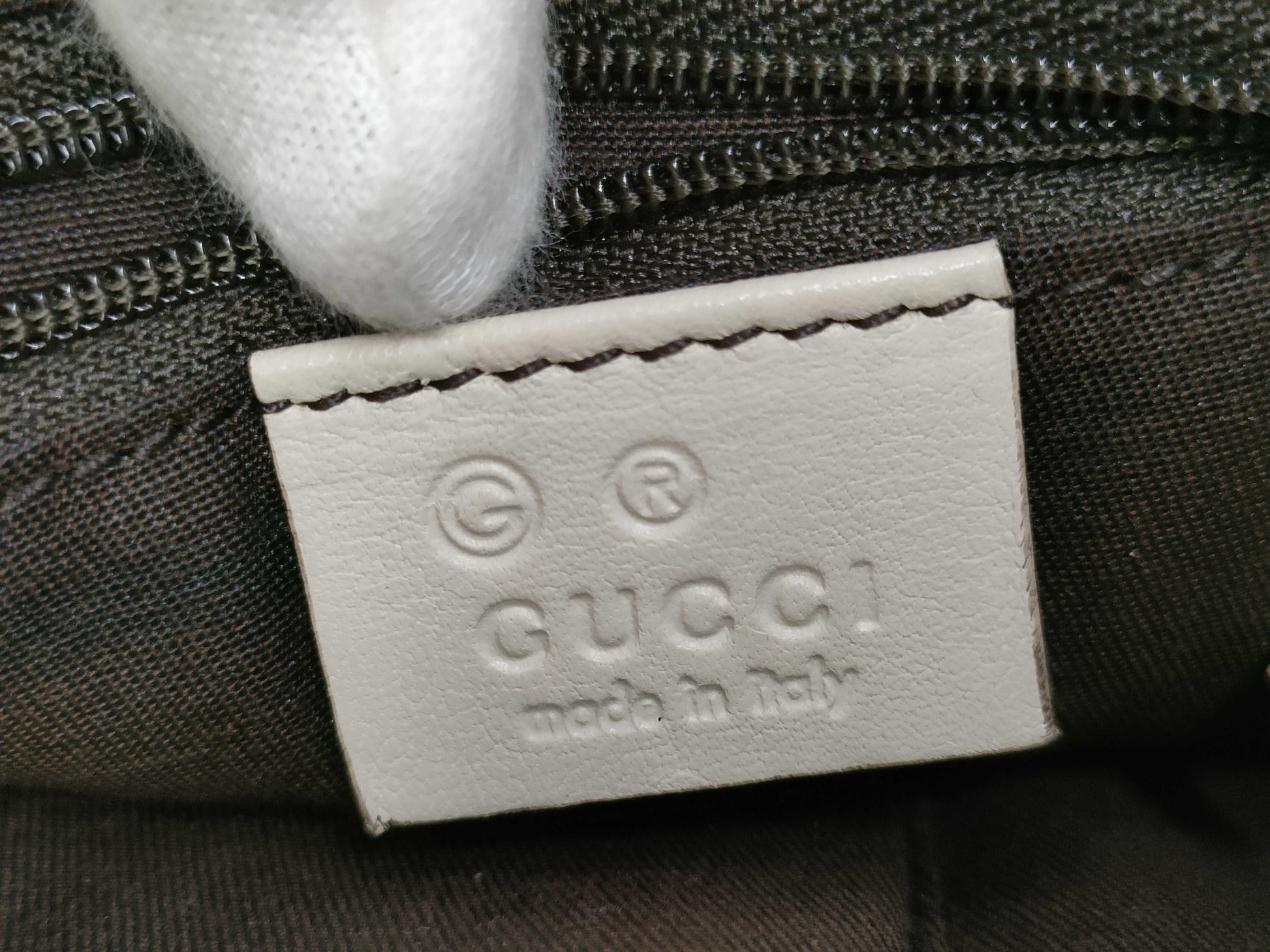 GUCCI GG Supreme 257246 Shoulder Bag