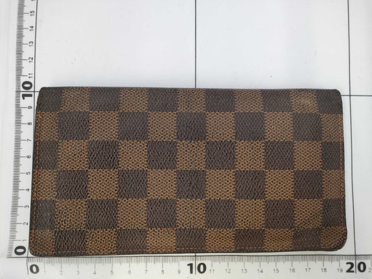 LOUIS VUITTON Damier Wallet Billfold