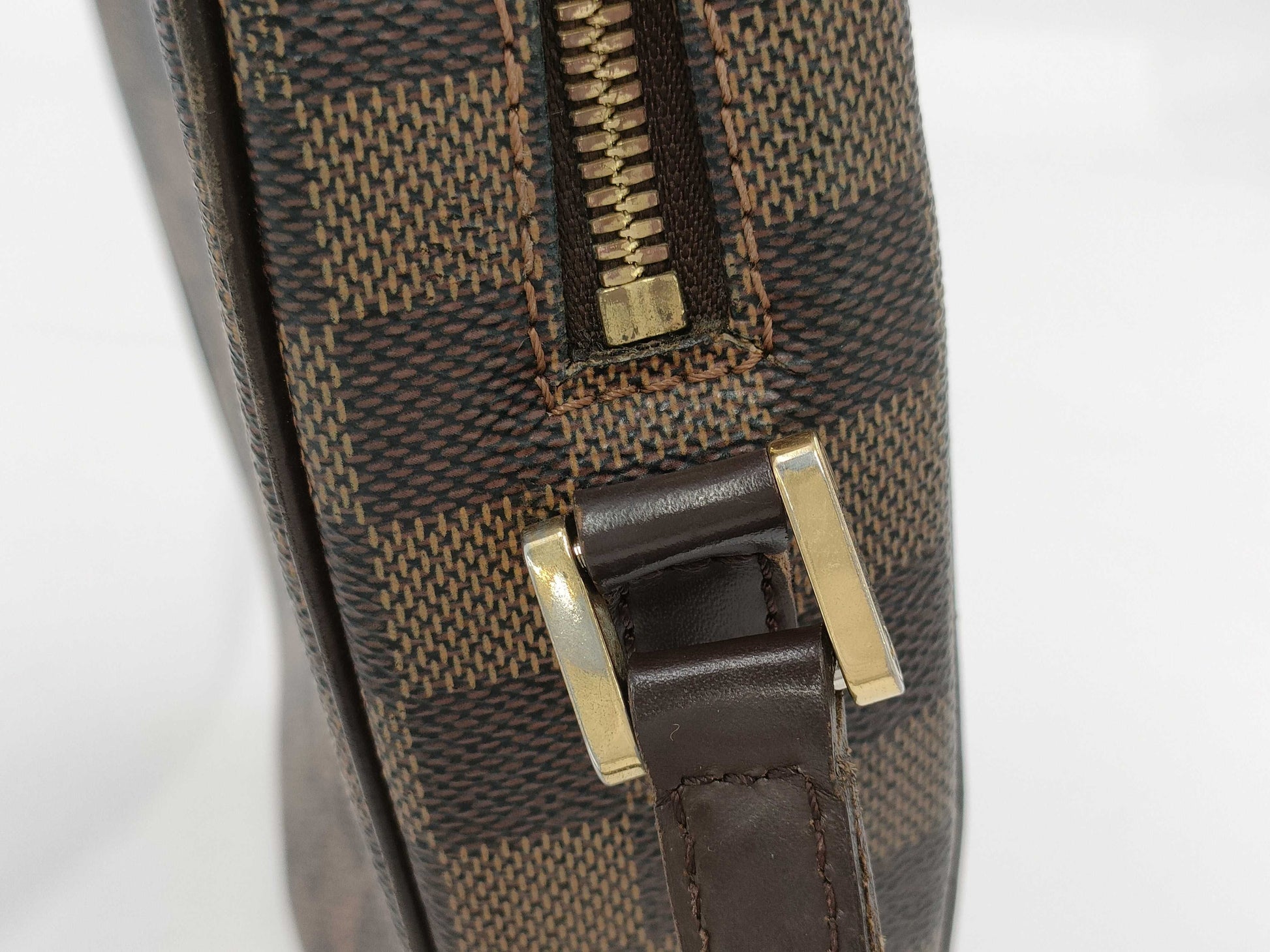 LOUIS VUITTON Damier Shoulder Bag