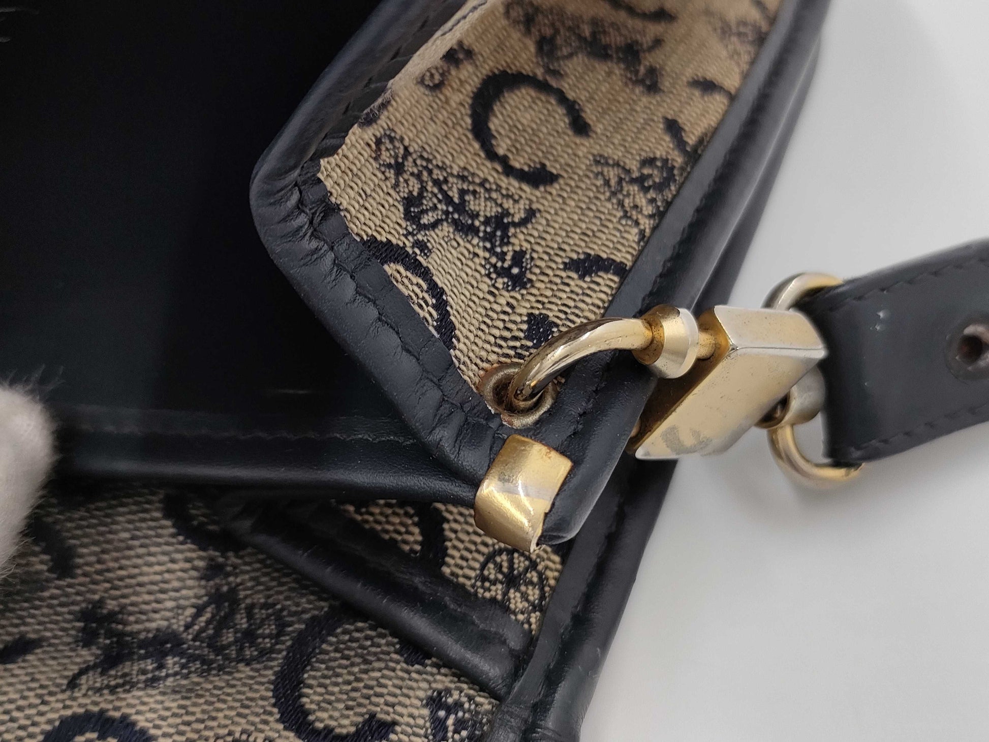 CELINE C Sulky Shoulder Bag