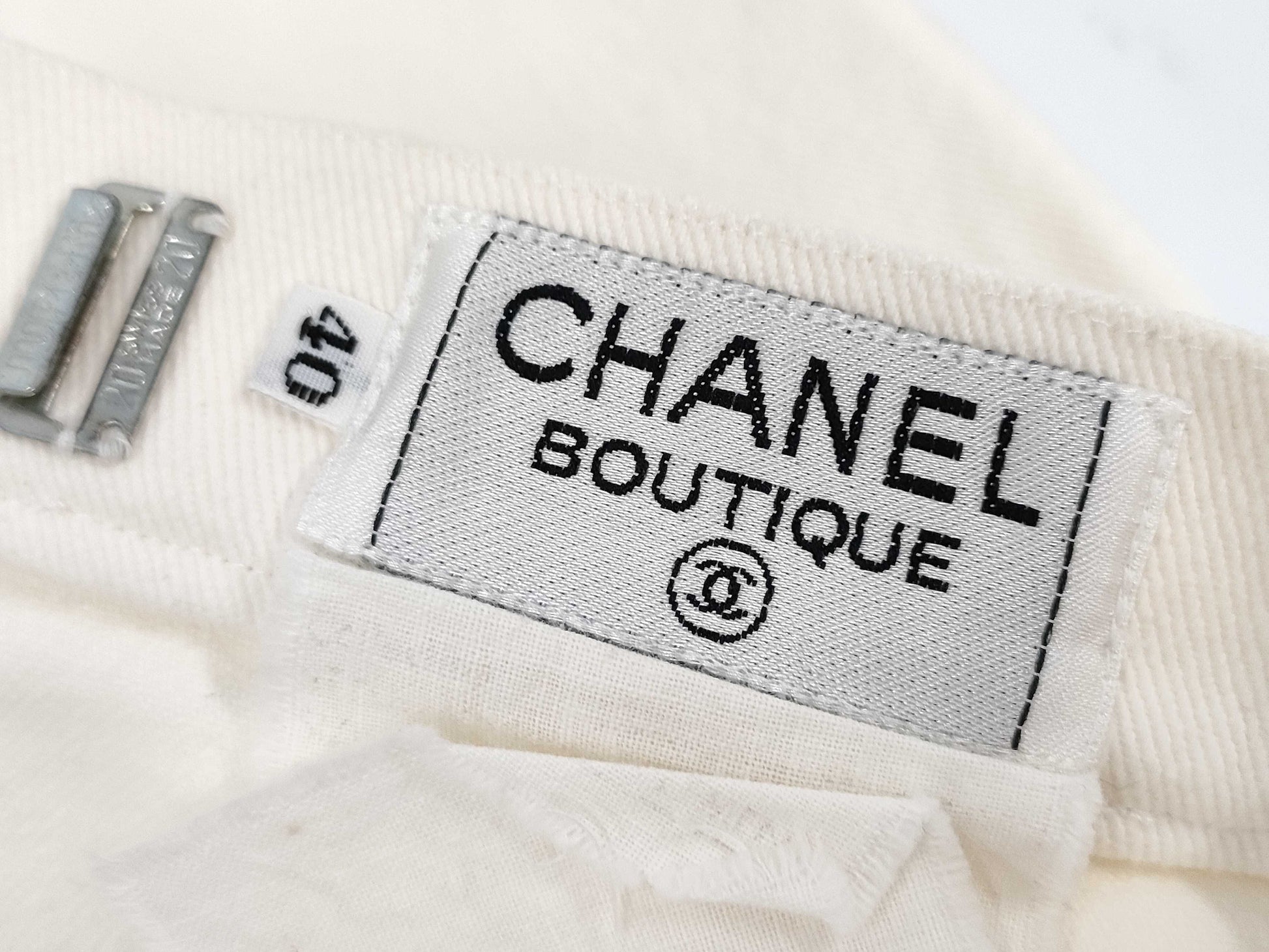 CHANEL Tight Skirt Size 40 Skirt