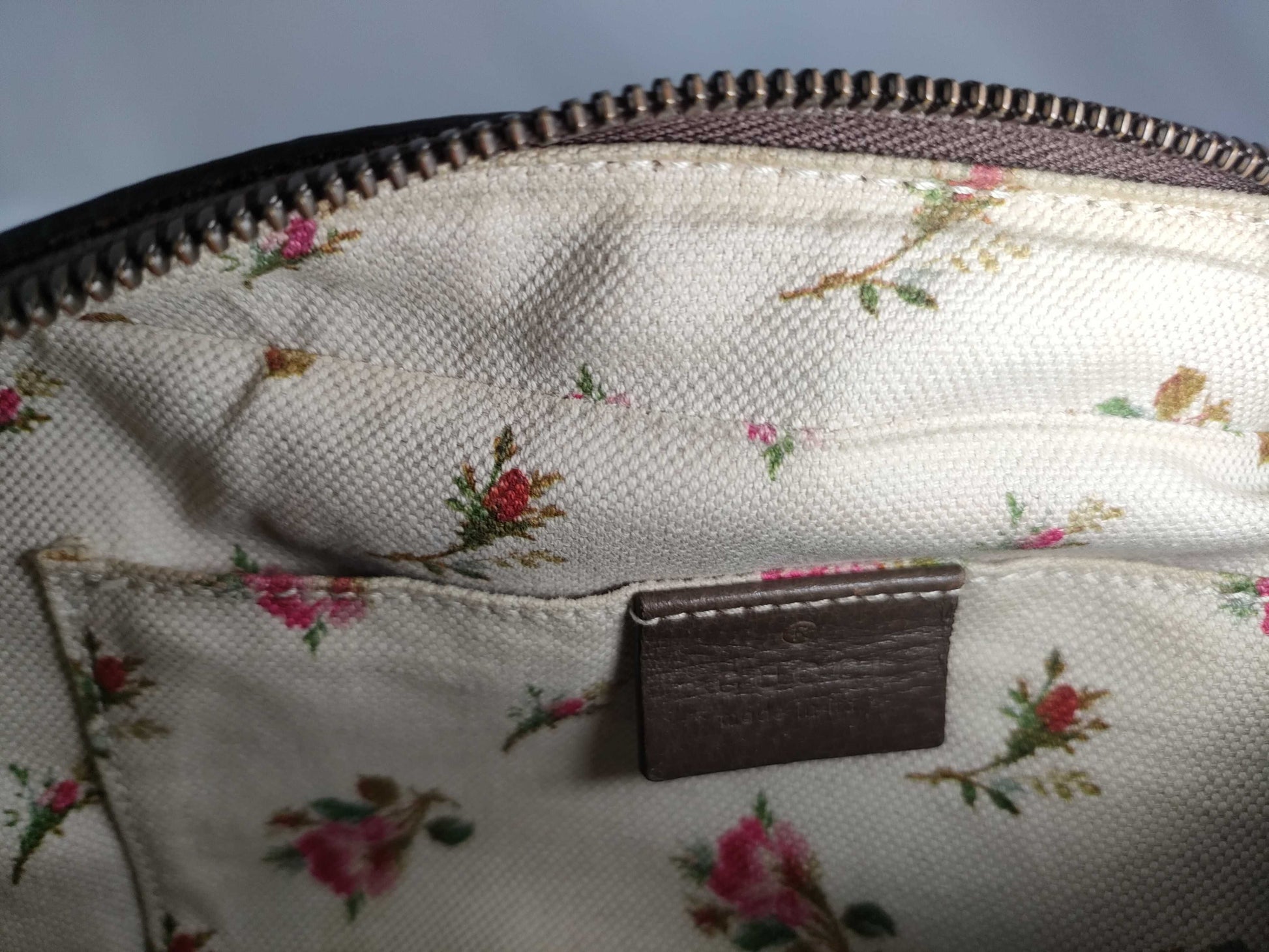 GUCCI GG Canvas Shoulder Bag GUCCI GG Canvas Shoulder Bag