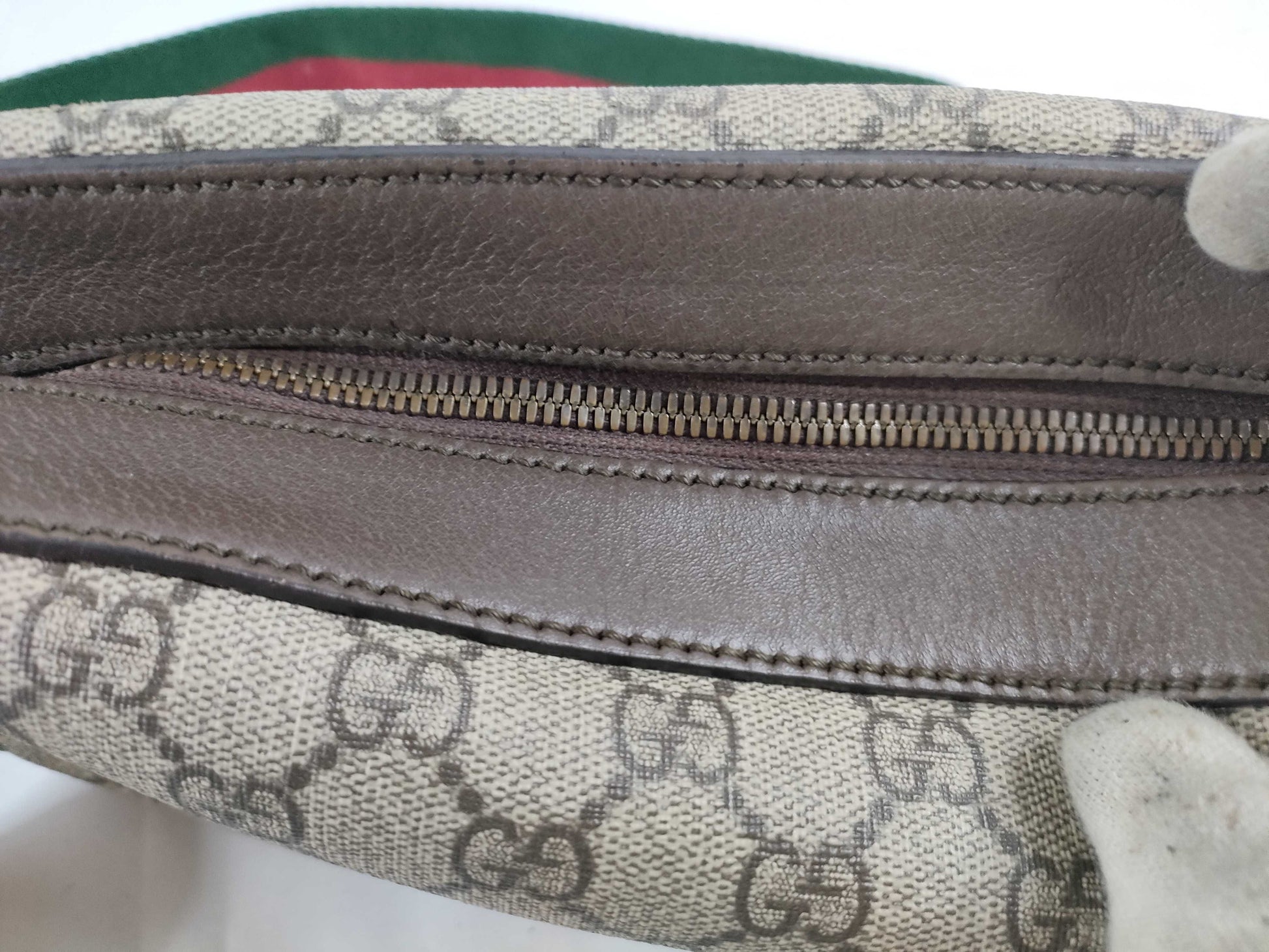 GUCCI GG Canvas Shoulder Bag GUCCI GG Canvas Shoulder Bag