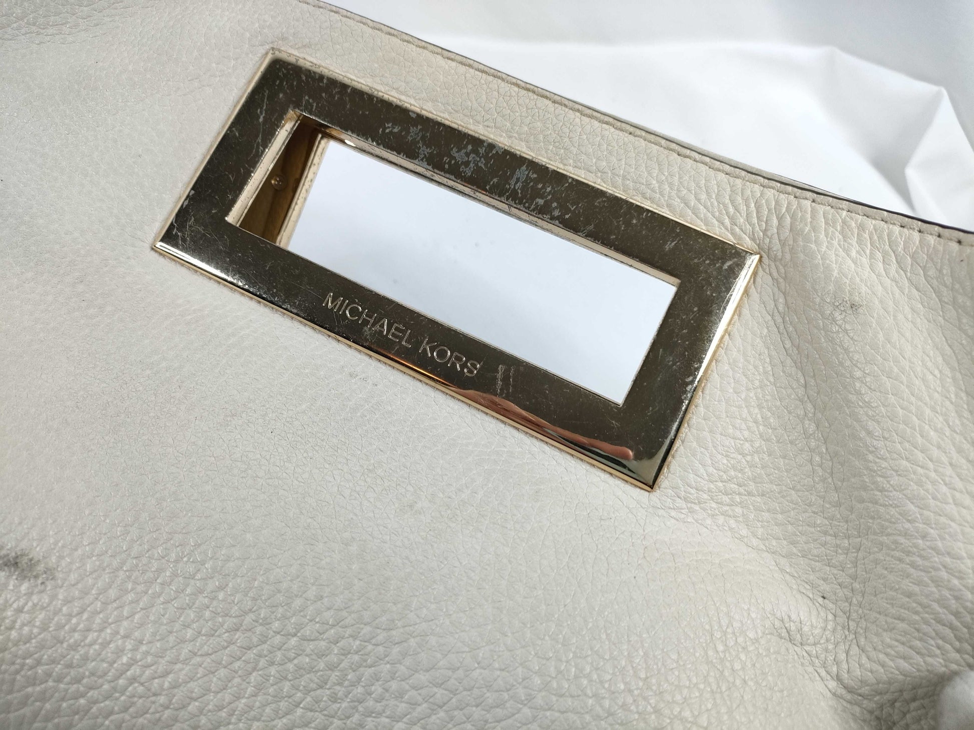 Michael Kors Michael Kors Pouch Leather Pouch