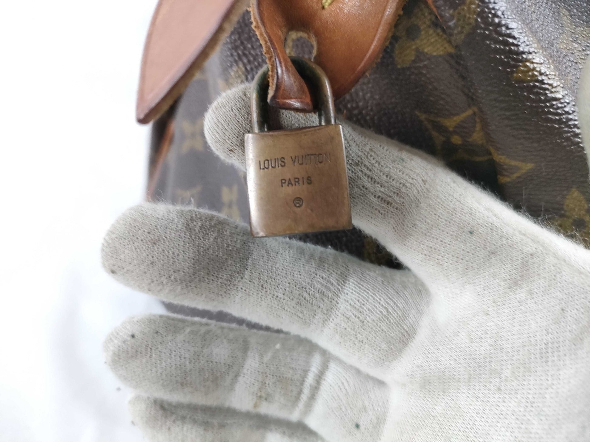 LOUIS VUITTON M41108 Monogram LOUIS VUITTON Louis Vuitton Monogram M41108 Speedy 30 Handbag