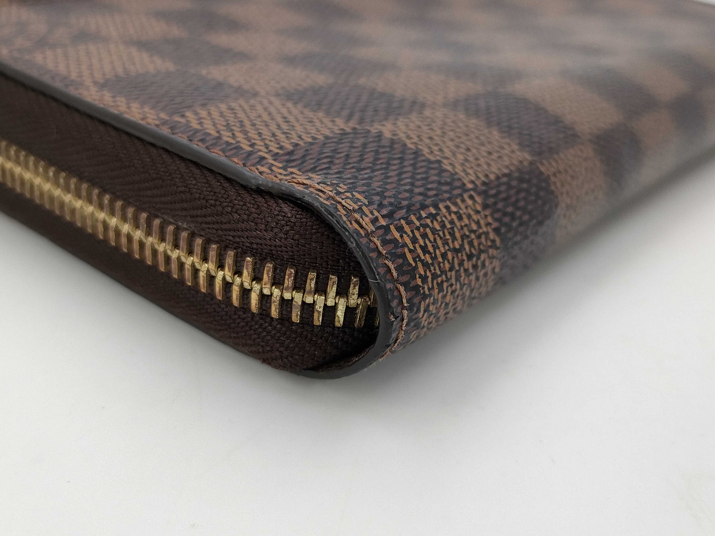 LOUIS VUITTON Damier Zippy Wallet, 2017, G Hardware, UB4177