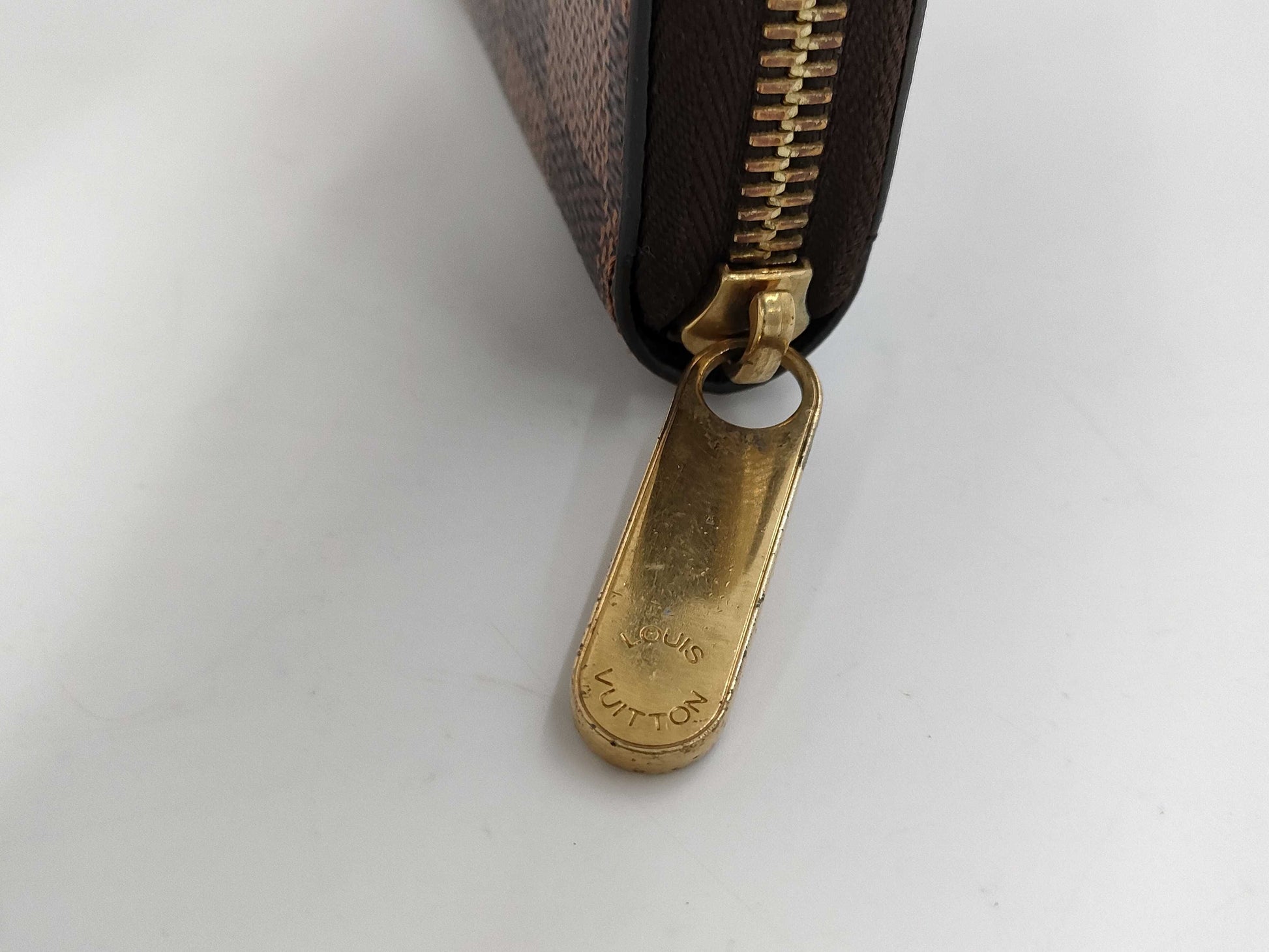 LOUIS VUITTON Damier Zippy Wallet, 2017, G Hardware, UB4177