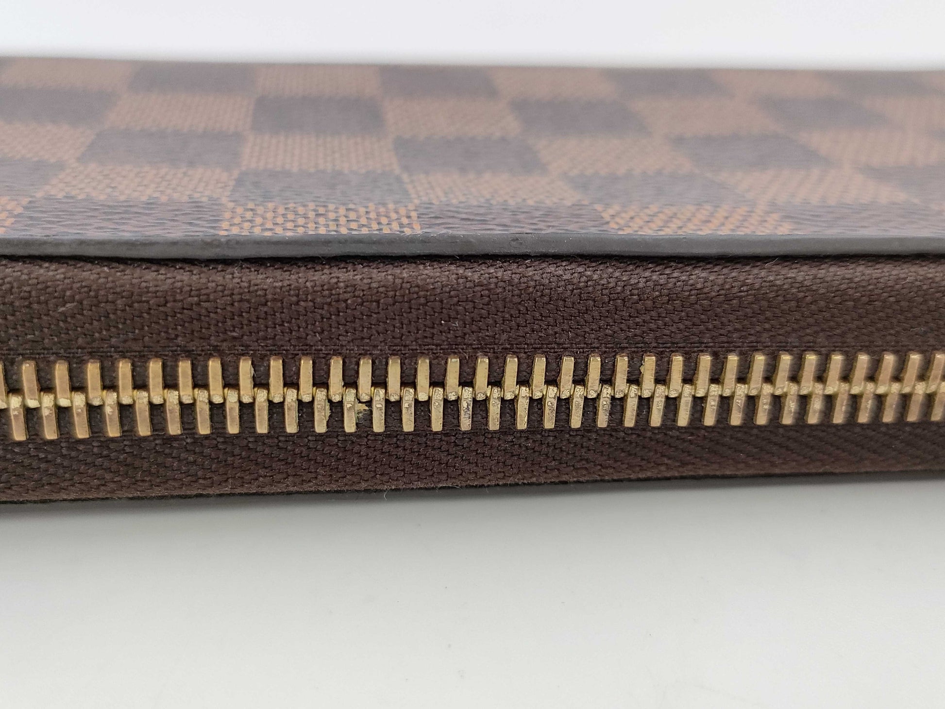 LOUIS VUITTON Damier Zippy Wallet, 2017, G Hardware, UB4177