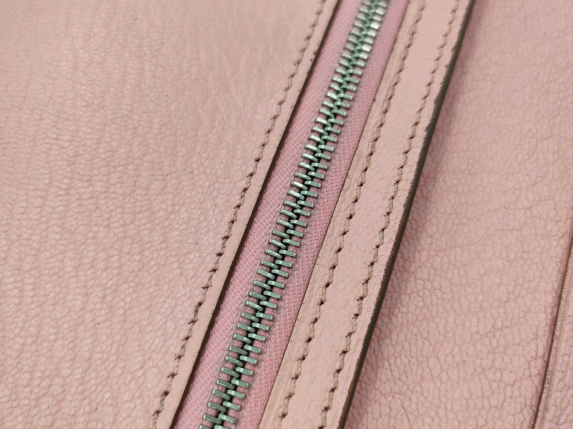 HERMES Bearn Soufflet Chevre Pink □R SV Hardware Wallet