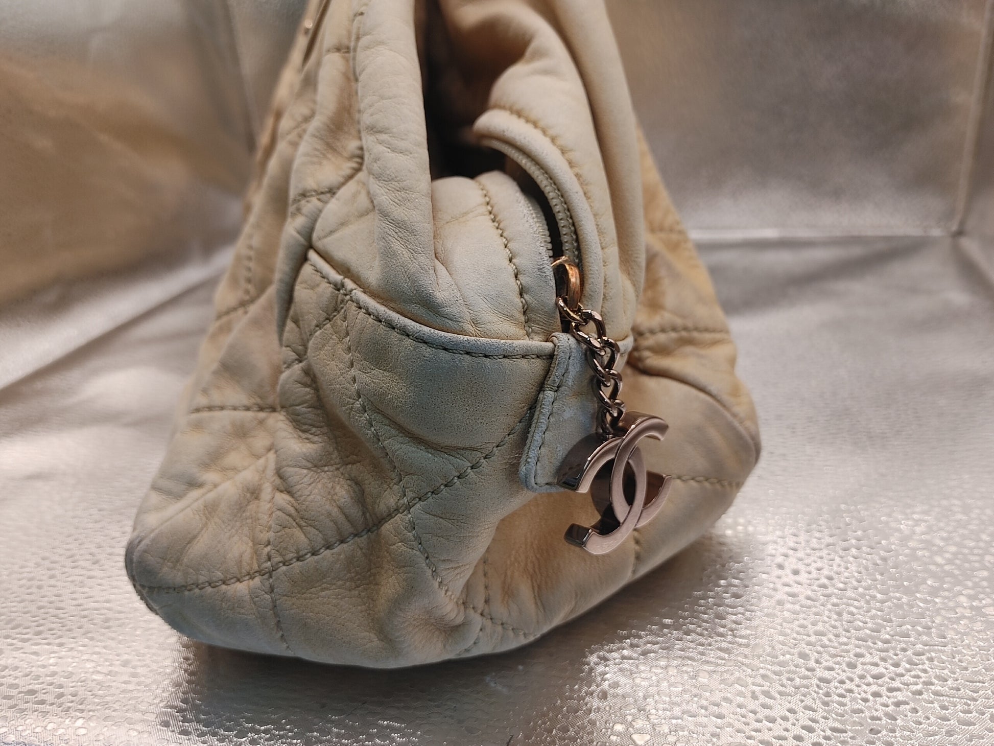CHANEL Matelasse Beige Lambskin Shoulder Bag with Seal, 10943015, Dust Bag Included