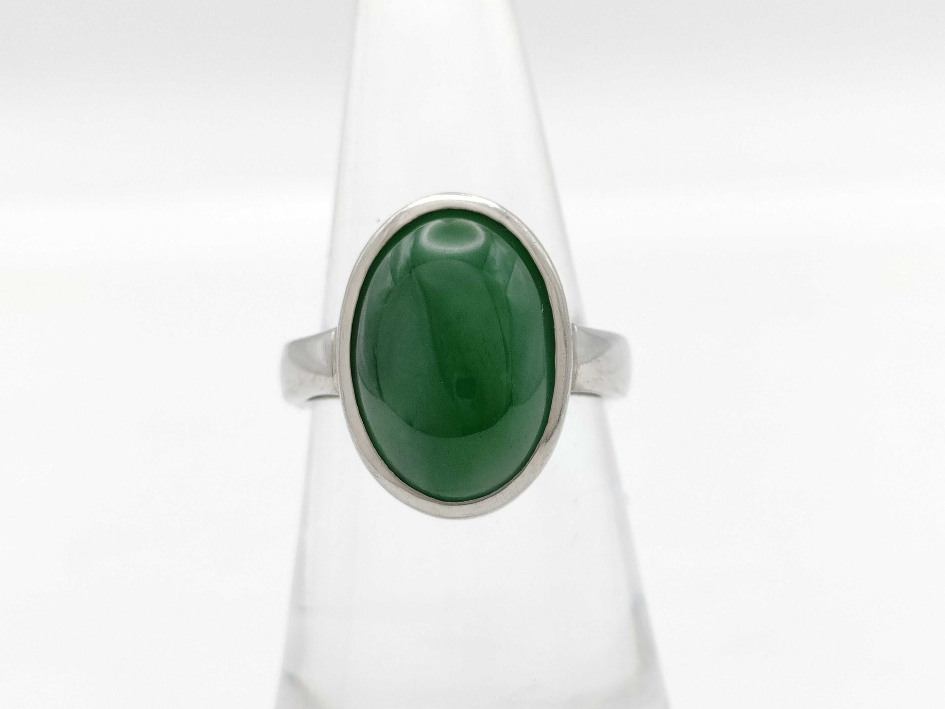 9.058ct Jadeite Ring, PT900, 10.8g 