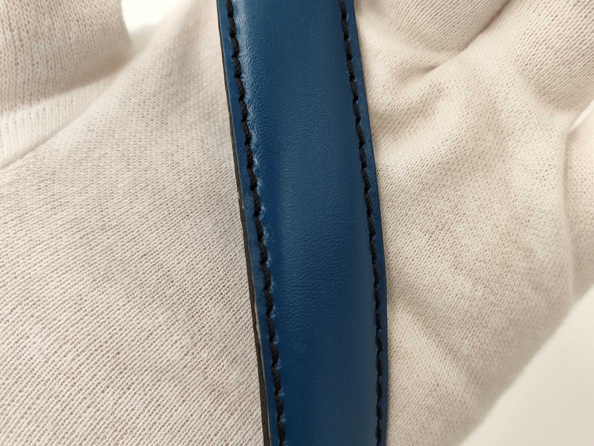LOUIS VUITTON Epi Leather Saint-Cloud Shoulder Bag 8902VI