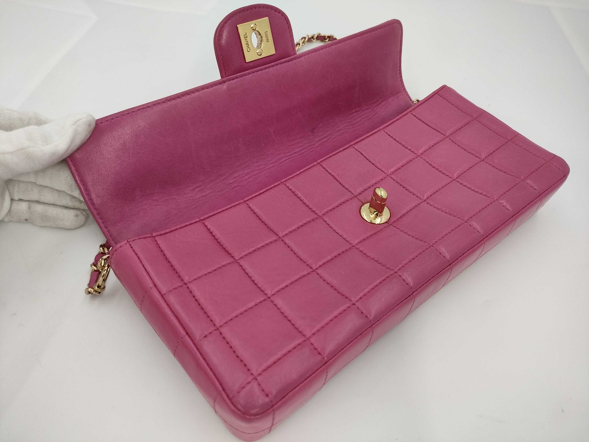 CHANEL Chocobar Chain Shoulder Bag with Turn Lock, Pink