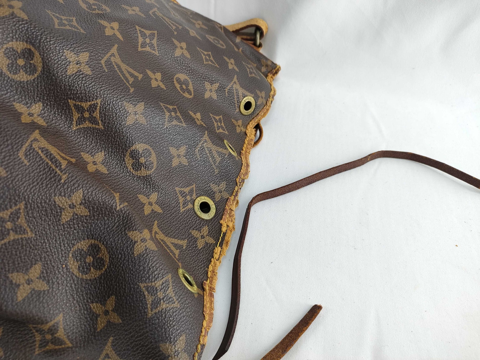 LOUIS VUITTON M42226 Monogram LOUIS VUITTON Petit Noe M42226 AR8910 Shoulder Bag