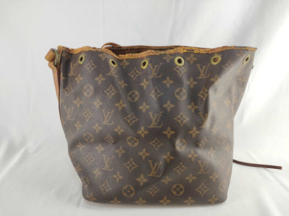 LOUIS VUITTON M42226 Monogram LOUIS VUITTON Petit Noe M42226 AR8910 Shoulder Bag