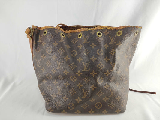 LOUIS VUITTON M42226 Monogram LOUIS VUITTON Petit Noe M42226 AR8910 Shoulder Bag