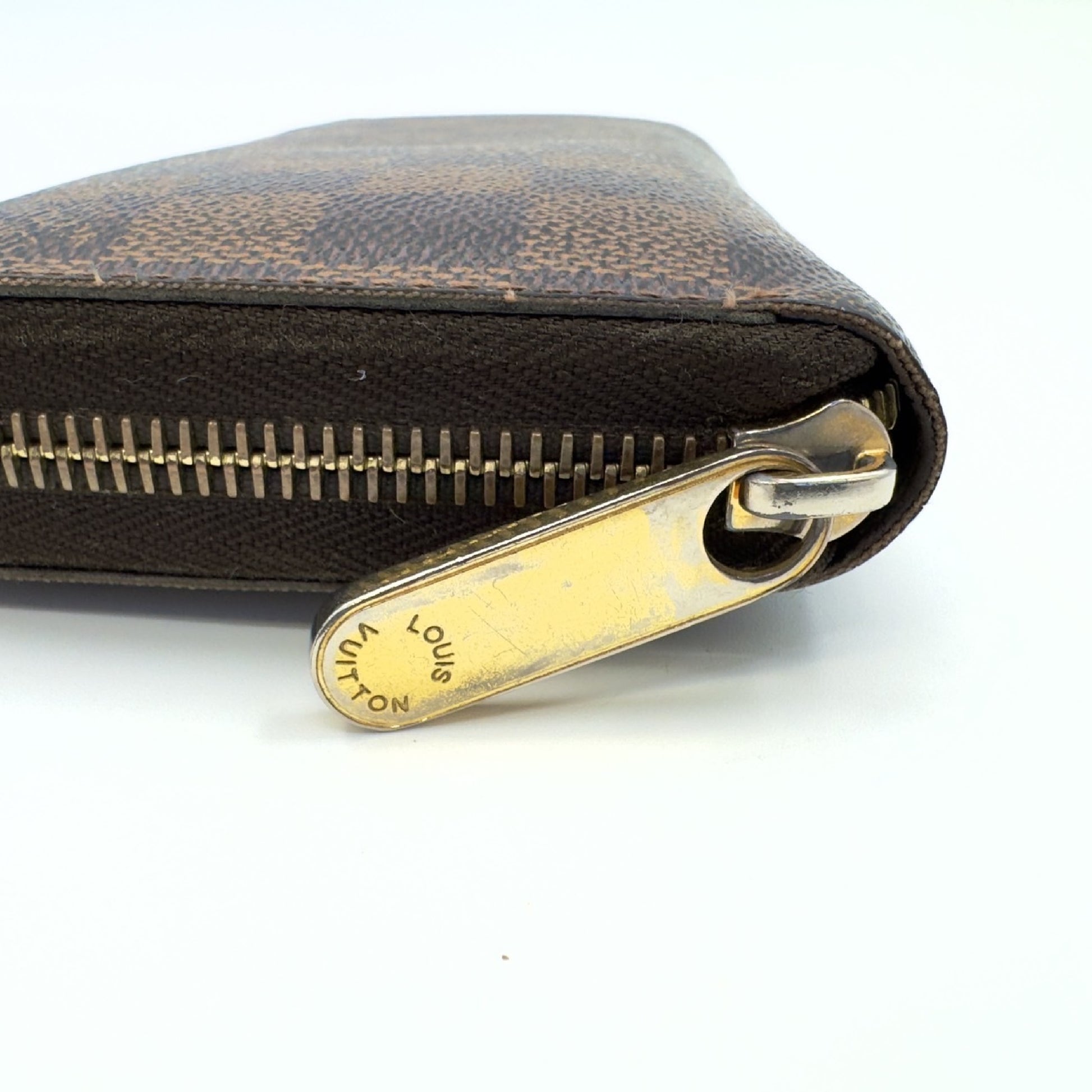 LOUIS VUITTON Damier Zippy Wallet