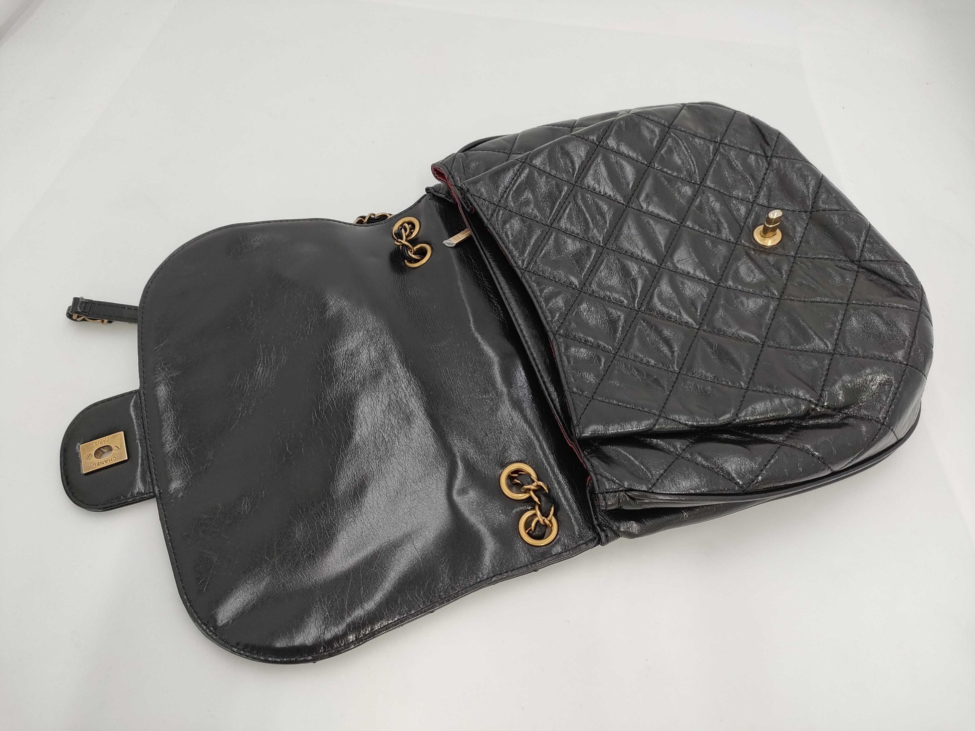 CHANEL Matelasse Shoulder Bag, Vintage Calfskin, Black, 20 Series