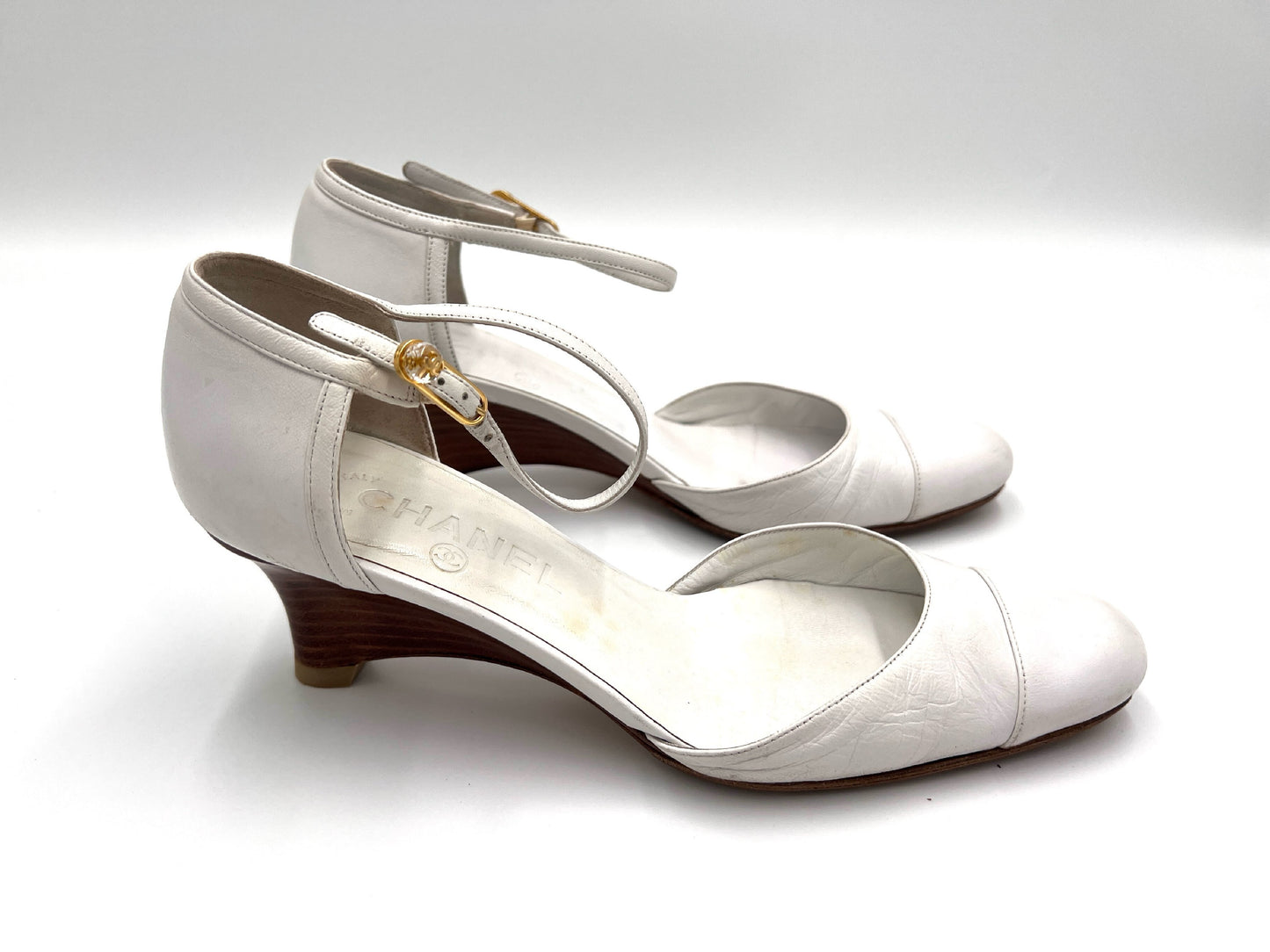  CHANEL Coco Mark Leather Wedge Sole Pumps White Size 37