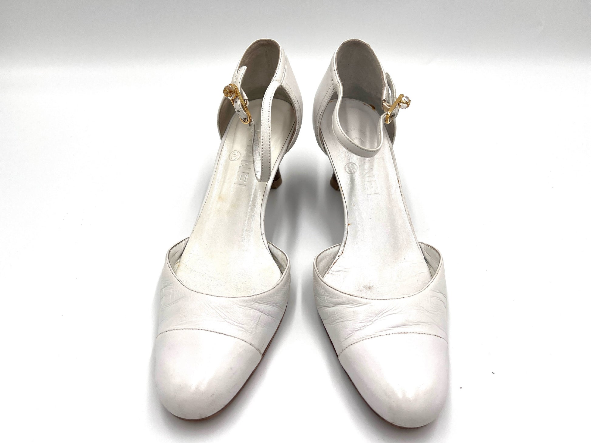  CHANEL Coco Mark Leather Wedge Sole Pumps White Size 37