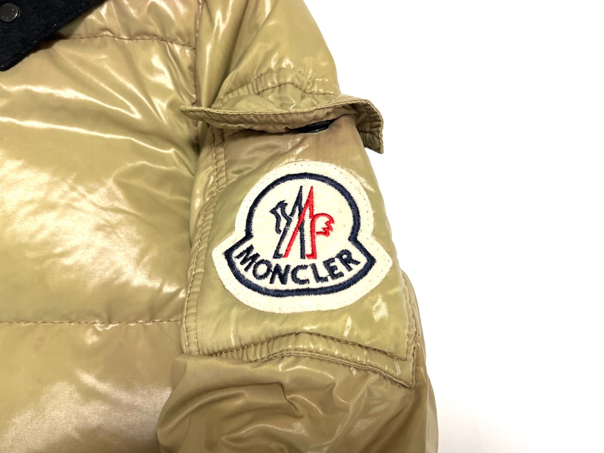 MONCLER BADIA Large Logo Down Jacket, Beige, Size 00