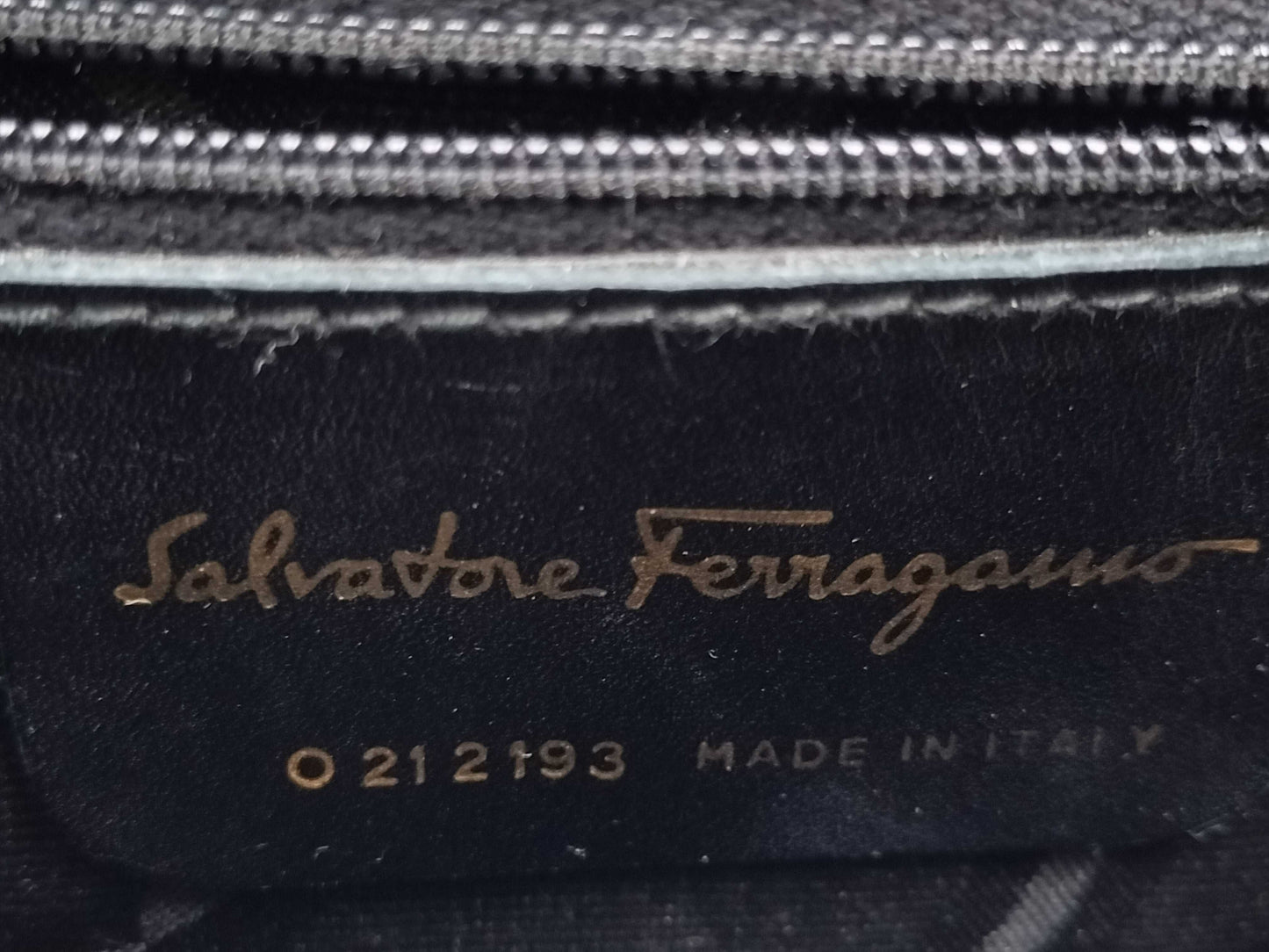 Salvatore Ferragamo Gancini Leather 2-Way Handbag/Shoulder Bag in Black