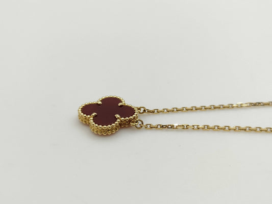 Van Cleef & Arpels Vintage Alhambra Carnelian Necklace in Yellow Gold and Au750, 5.2g 