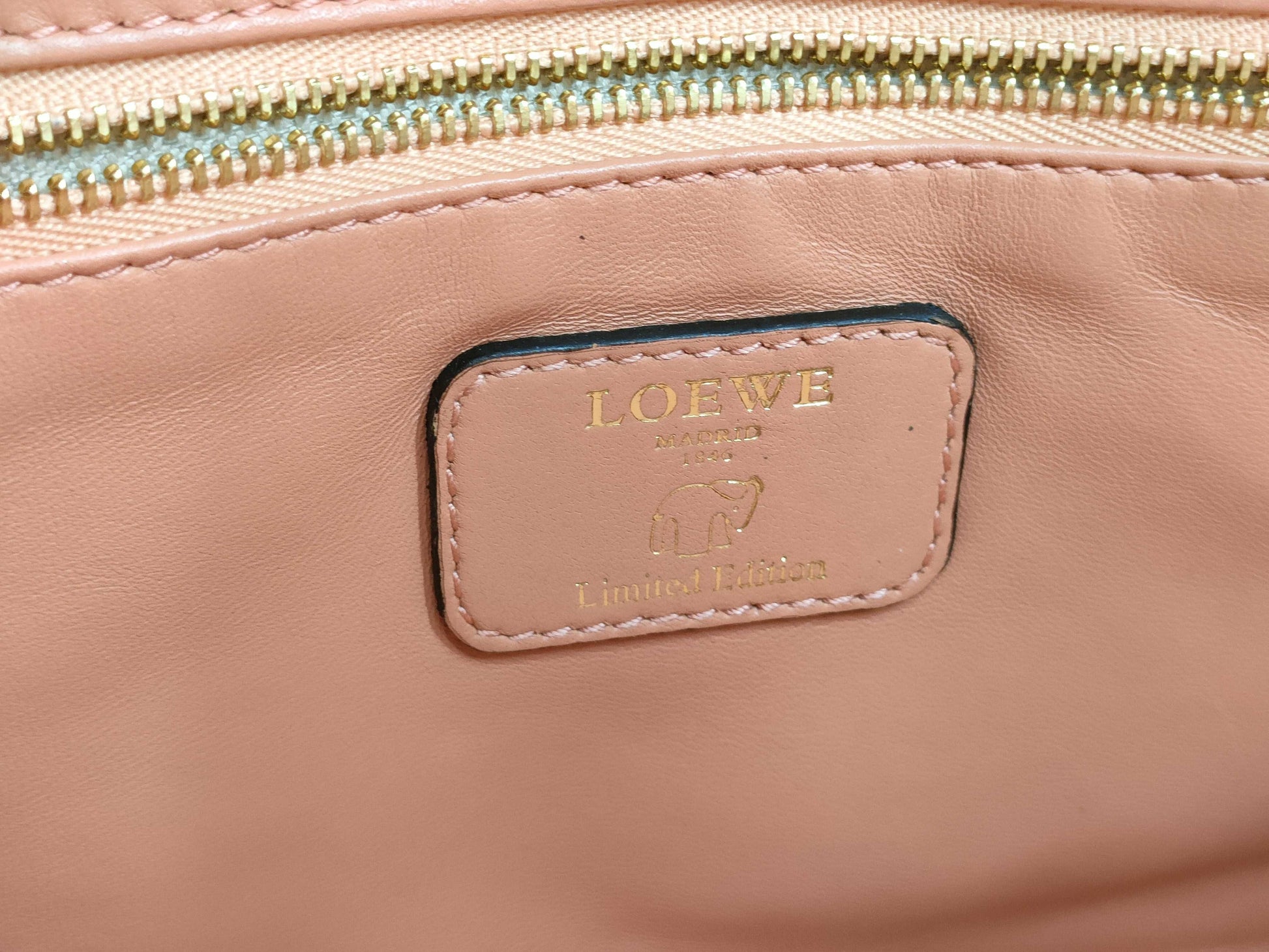 LOEWE Amazona 28 Handbag Handbag