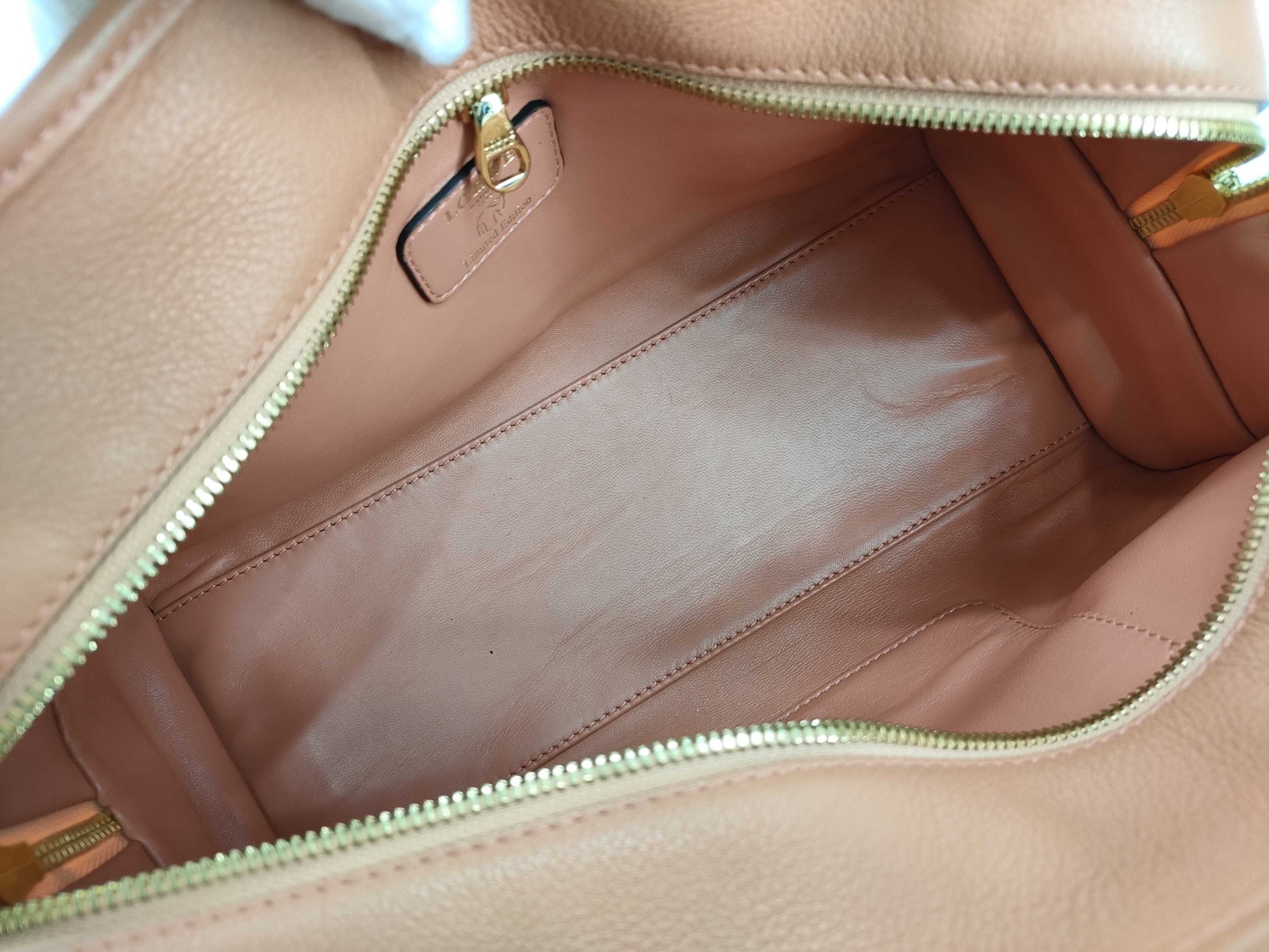 LOEWE Amazona 28 Handbag Handbag