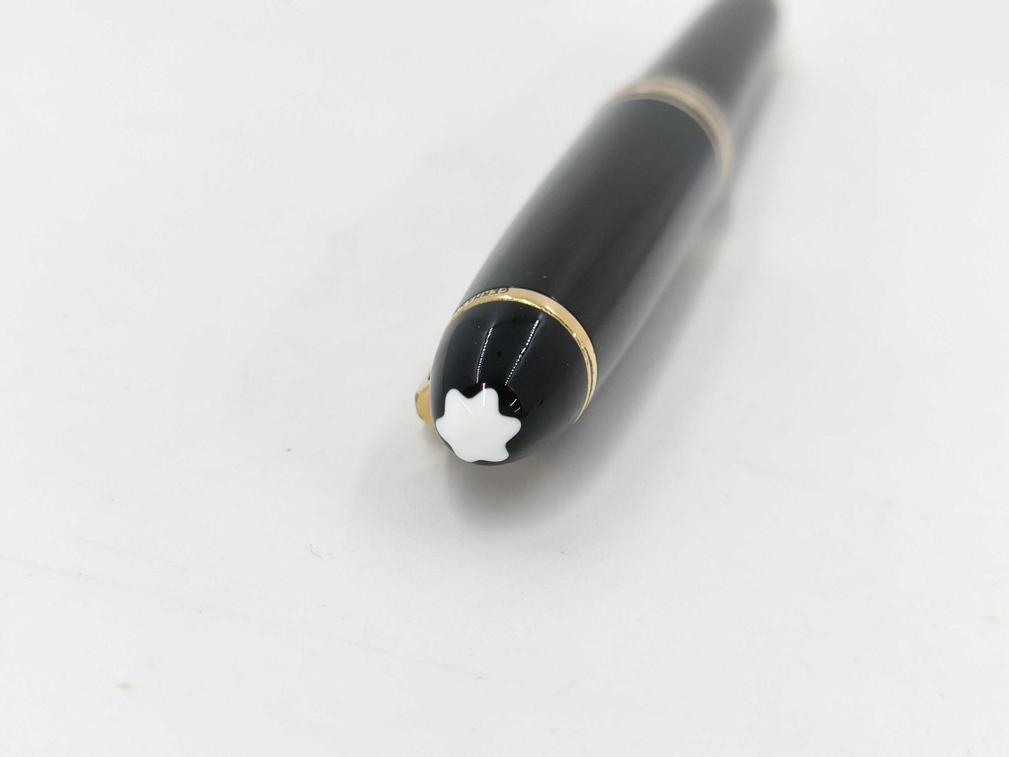 MONTBLANC Meisterstück 161 Ballpoint Pen, GP x Resin, Black