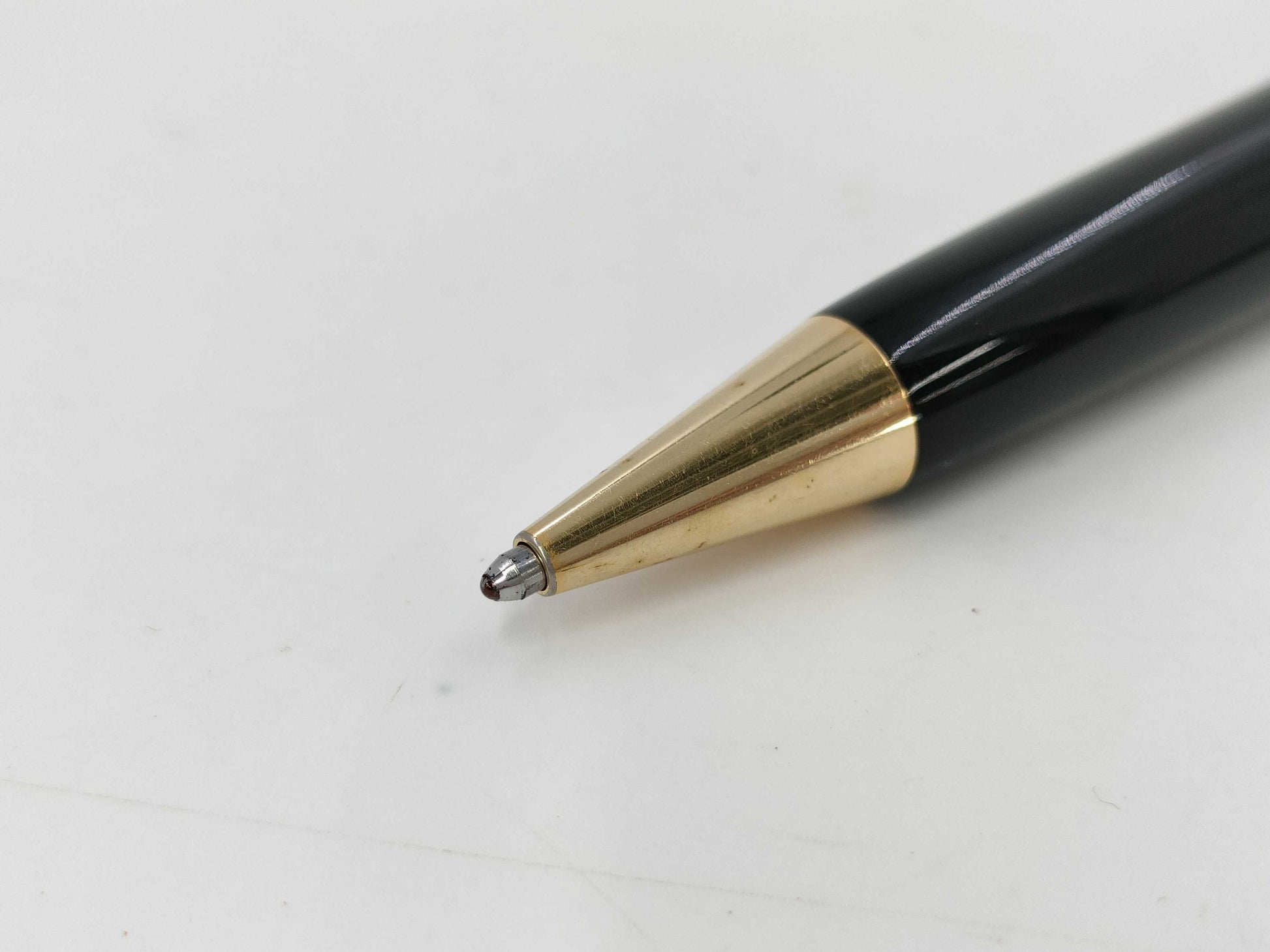 MONTBLANC Meisterstück 161 Ballpoint Pen, GP x Resin, Black