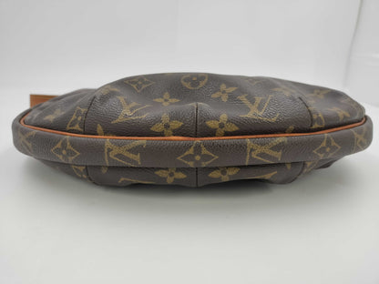 LOUIS VUITTON Louis Vuitton Monogram Croissant Shoulder Bag M51510