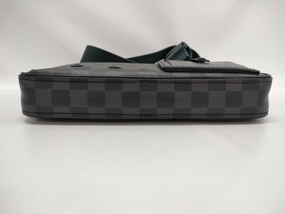 LOUIS VUITTON Alpha Messenger Damier Graphite Shoulder Bag N40188 CA4129