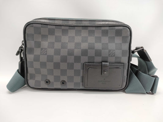 LOUIS VUITTON Alpha Messenger Damier Graphite Shoulder Bag N40188 CA4129
